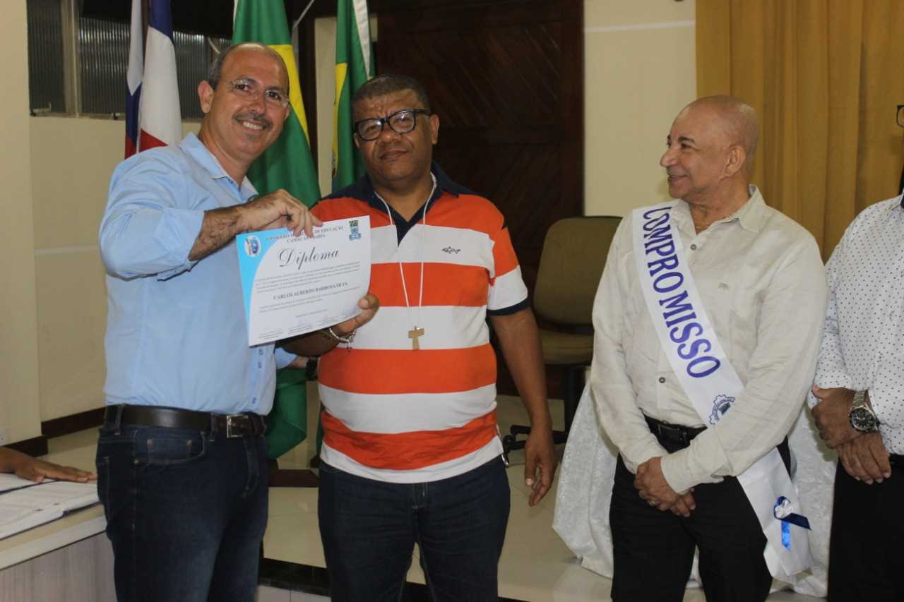 Diretores eleitos da Rede de Ensino tomam posse na Câmara de Vereadores